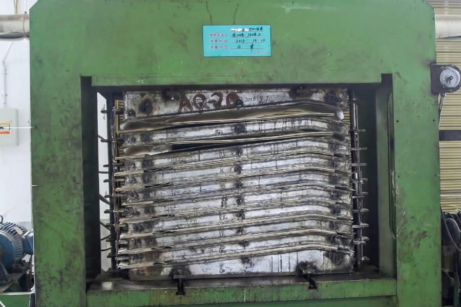 1000-Ton Cold Pressing